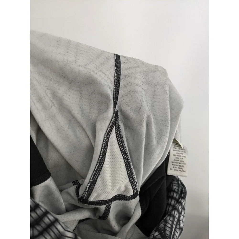 Athleta Capri Leggings Sz Small Geometric Print Chaturanga Yoga Black Gray - Picture 8 of 8